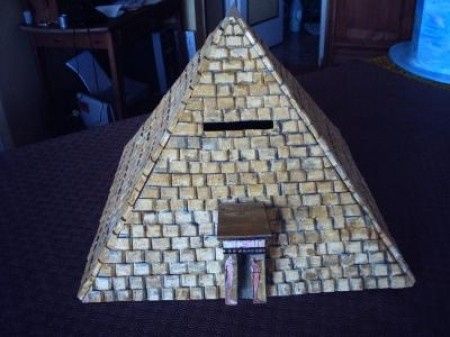 urne pyramide