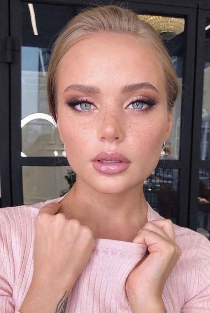 Maquillage pour blonde aux yeux bleus - 1