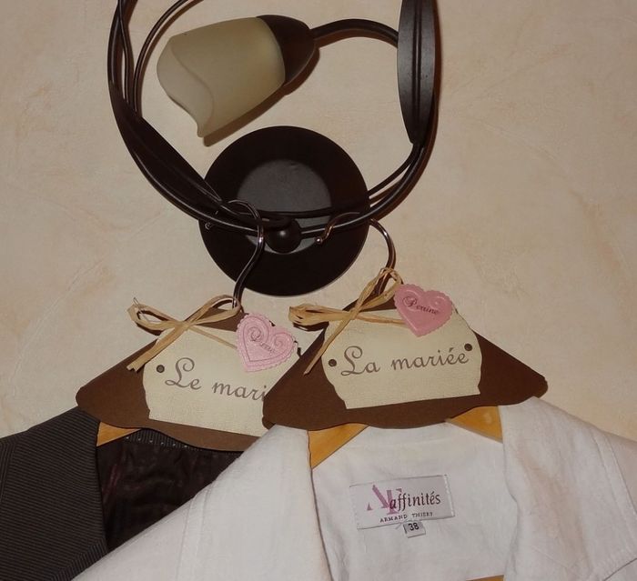 Décoration de cintre pour robe de mariée ou costume de marié