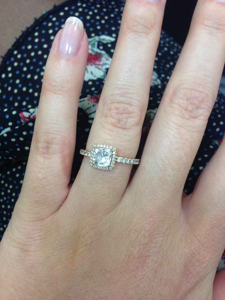 Portez-vous l'alliance avec votre bague fiançailles ?? - 1