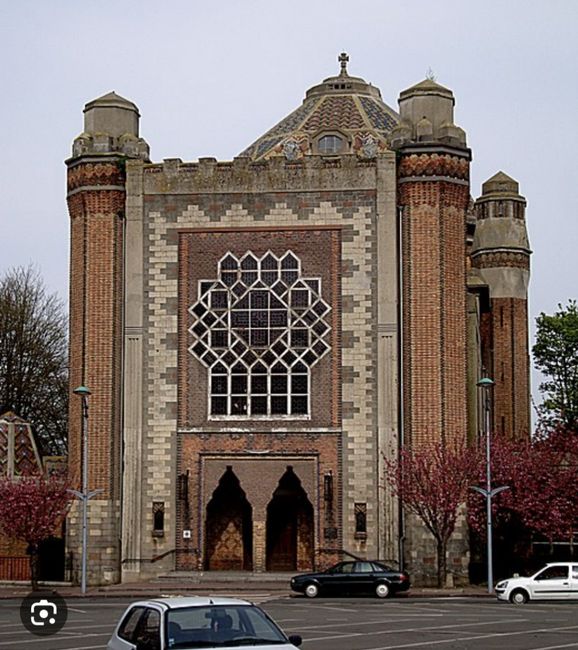 Sortie de l'église 1