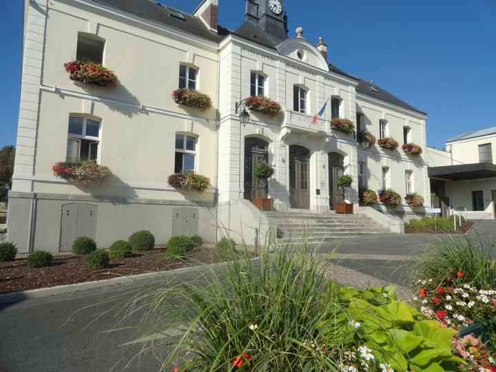 Entrée des mariés à la mairie ensemble? - 2