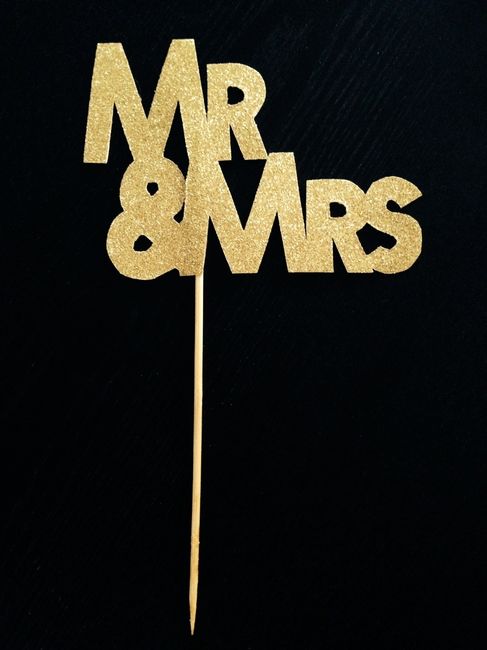 Cake topper