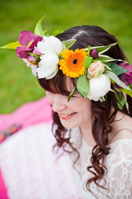 Vraies fleurs dans les cheveux  - 1