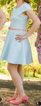 tenue d'invitée