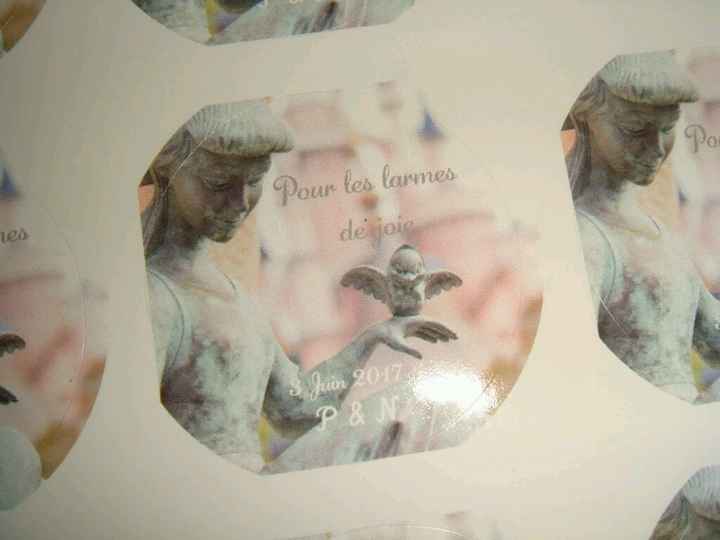 Pochettes confettis et mouchoirs larmes  de joie - 3