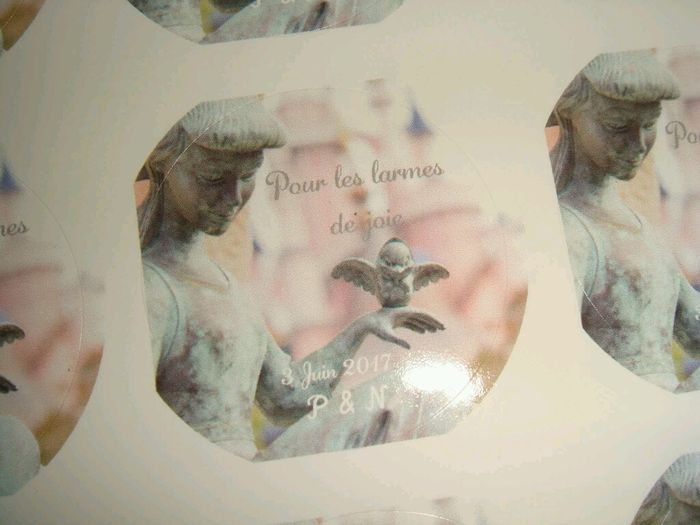 Pochettes confettis et mouchoirs larmes  de joie - 3