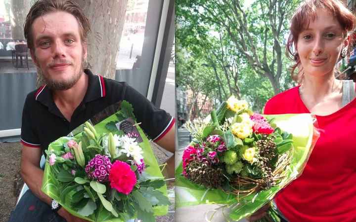 Nous deux avec des Bouquets
