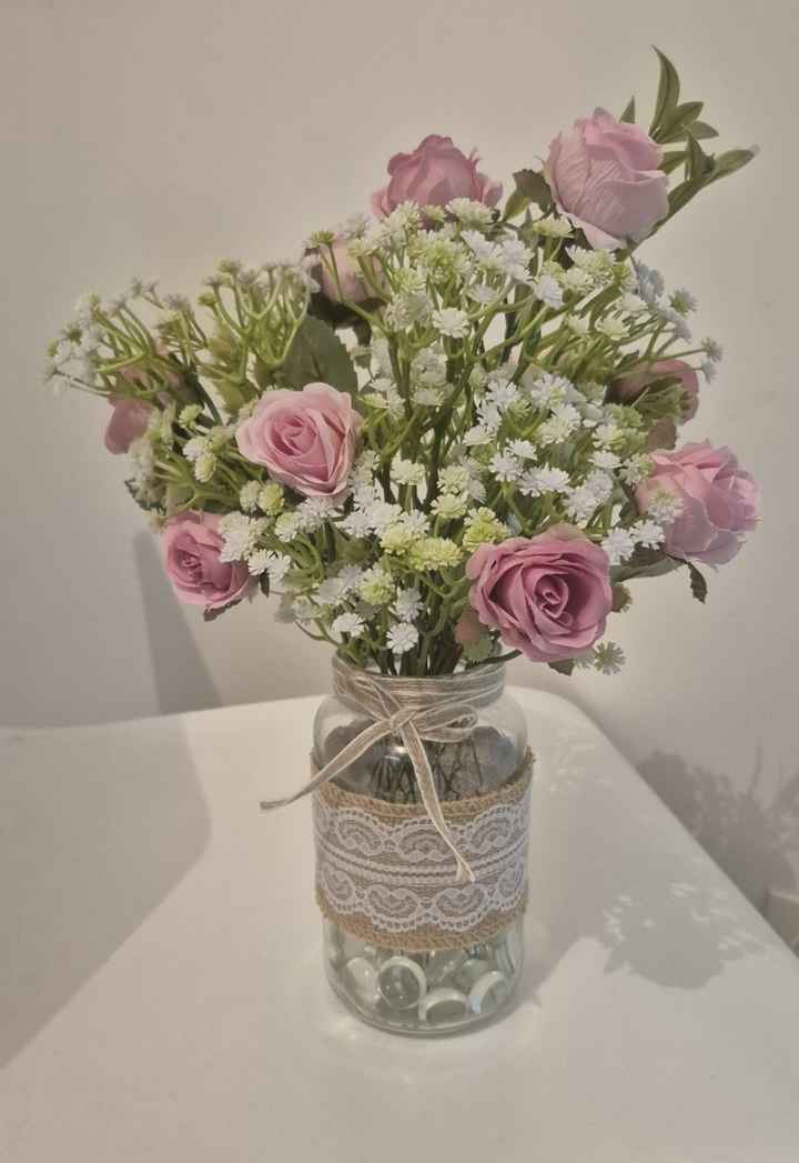 Bouquet table et son vase - 1