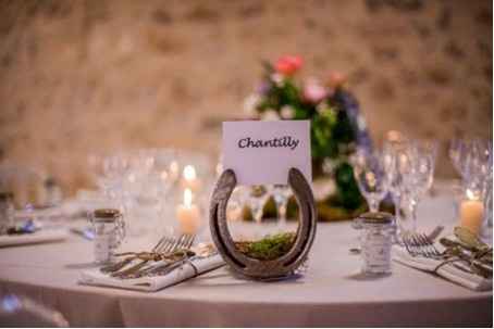 Une décoration de table,...