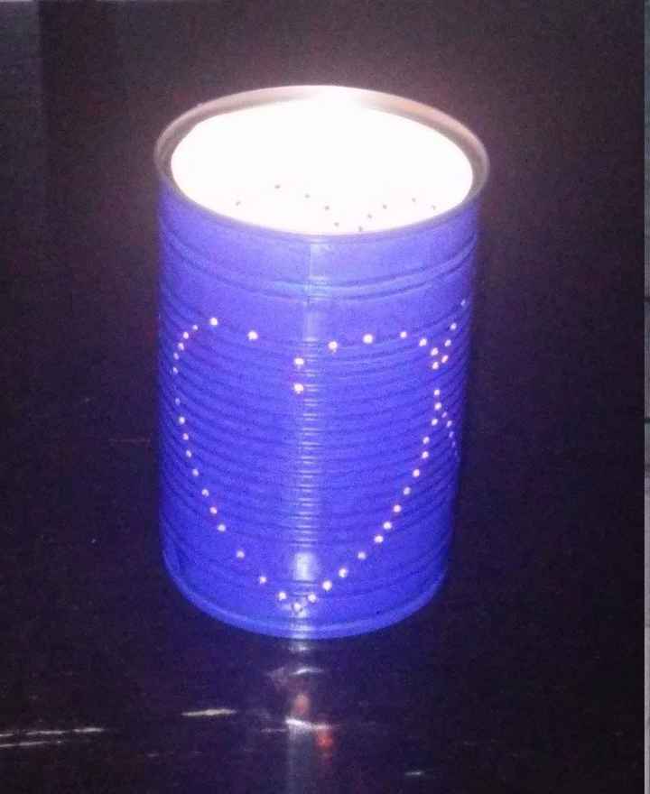 Avec le flash on voit le bleu