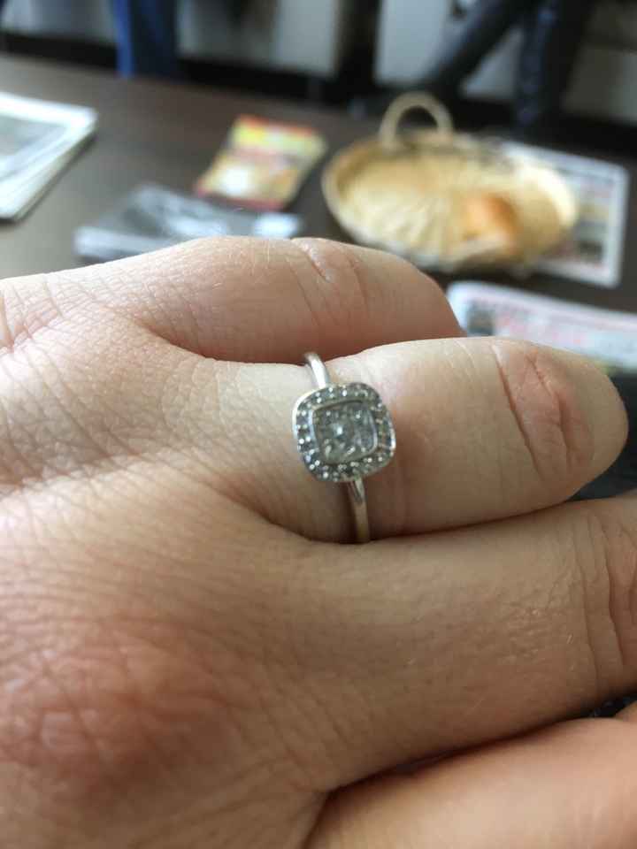 Avez-vous publié une photo de votre bague de fiançailles ? - 1