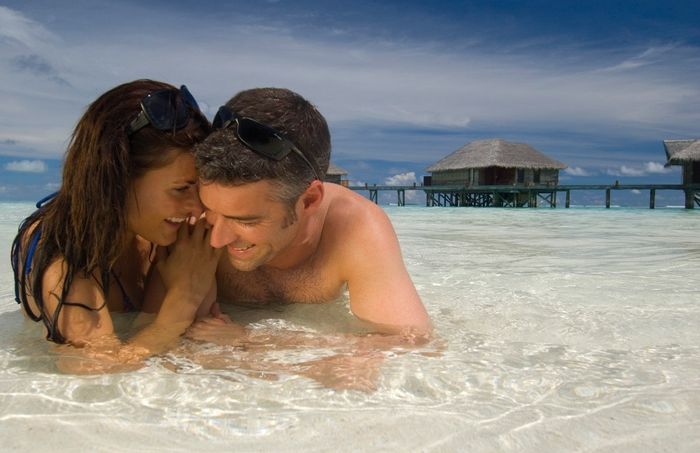 Photo couché dans l'eau