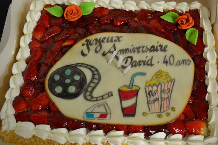 gâteau d'anniversaire sur le thème du cinéma