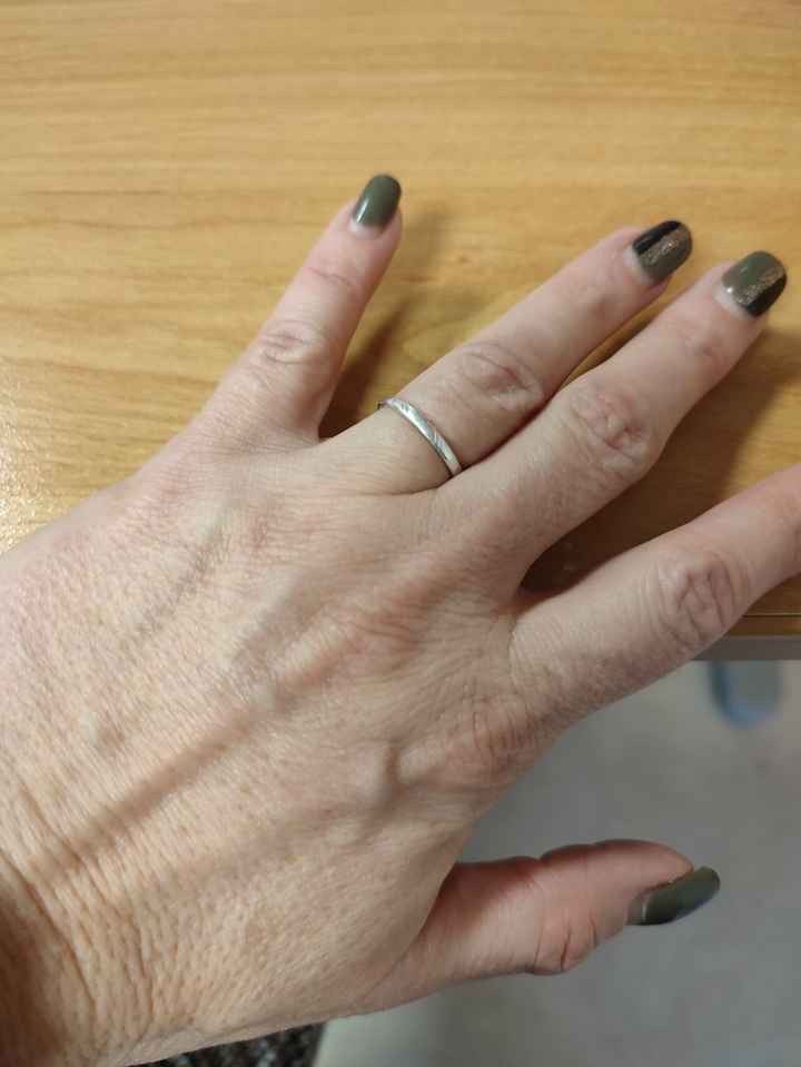 Ta bague de fiançailles sur le Pinterest de Mariages.net ça t'intéresse ? ❤️ - 1