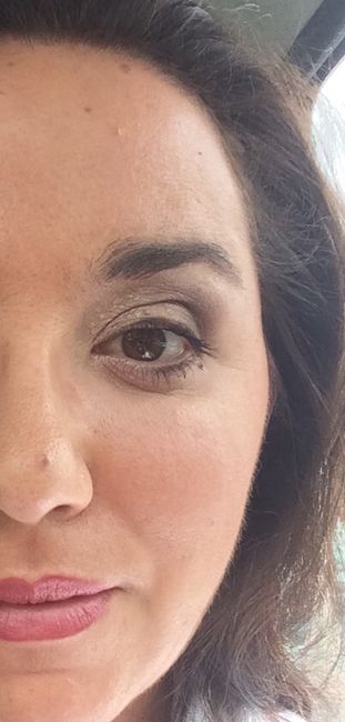 Maquillage par une chaine type nocibé etc - 1