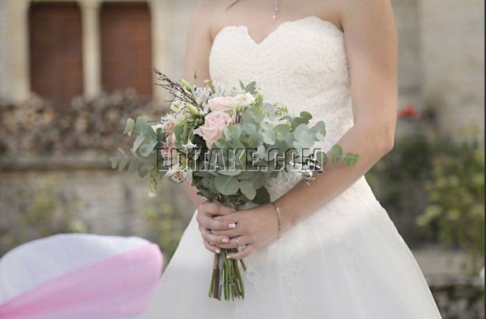 Quel bouquet pour une robe princesse ivoire ? 4
