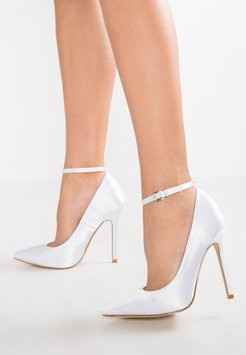 Chaussures, votre avis sachant que mon mariage est en hiver - 6