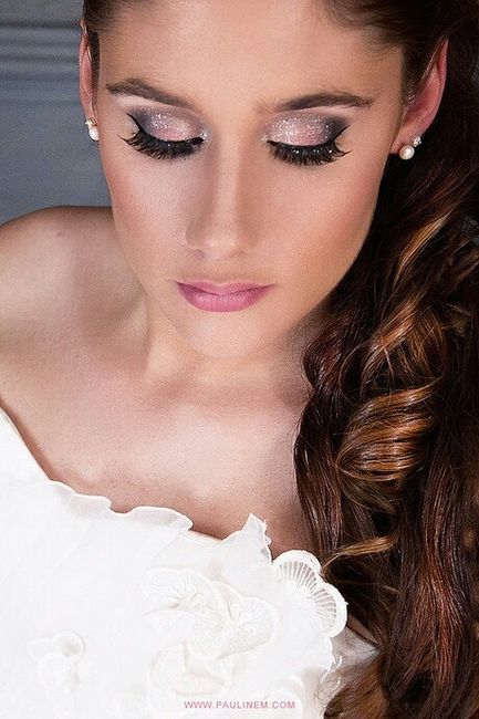 Montrez-moi vos maquillages, s'il vous plait.  Help !  - 1