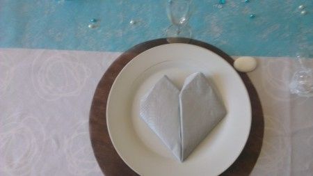 serviette en forme de coeur