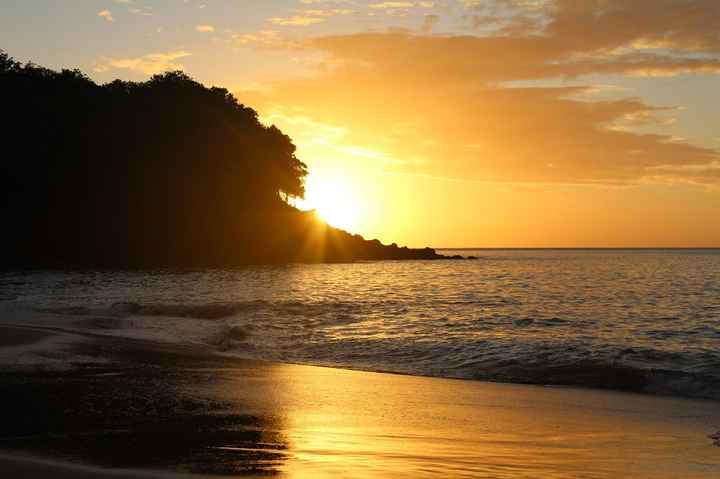 Guadeloupe : Coucher de soleil Plage Leroux