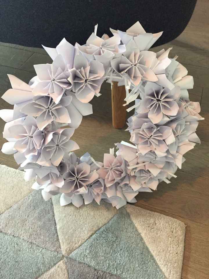  Couronne de fleurs en papier - 1
