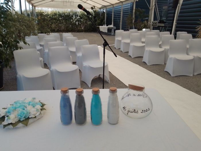 Noeuds sur les chaises de la salle de réception 3