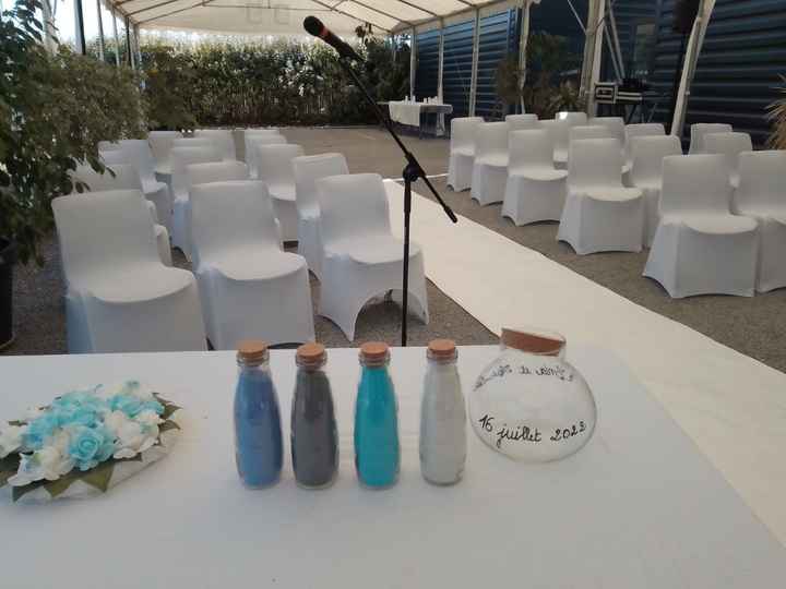 Noeuds sur les chaises de la salle de réception - 1