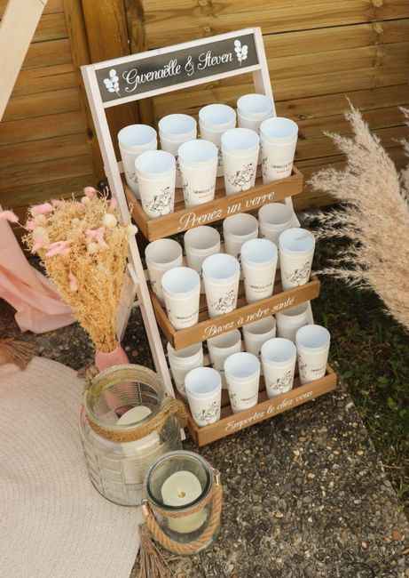 Création étagère pour gobelets personnalisée - 1