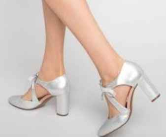 Un doute sur les chaussures 👠 - 1