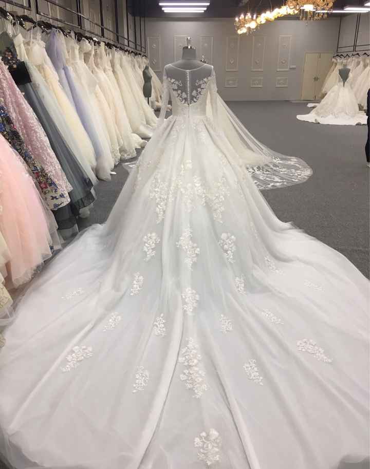 Ma robe 😍 et sa traîne de dingue - 1