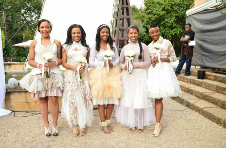 "jolies" robes de demoiselles d'honneur - 4