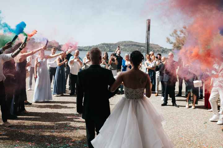 Sortie des mariés à la mairie - 1