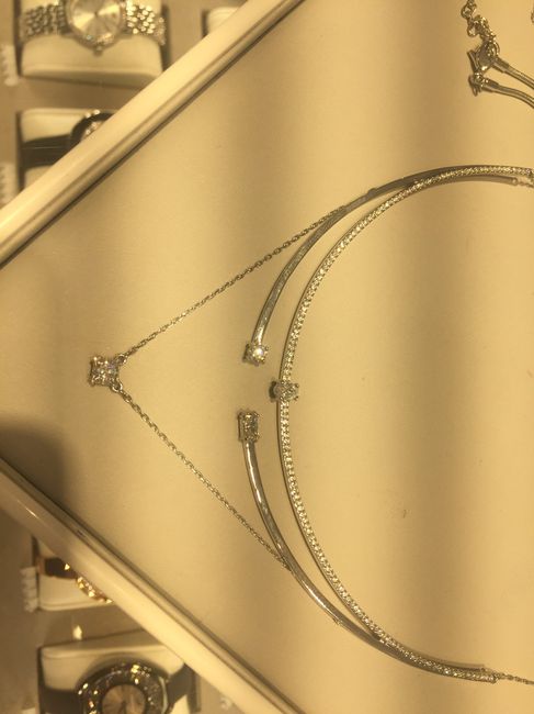 Le collier - 1