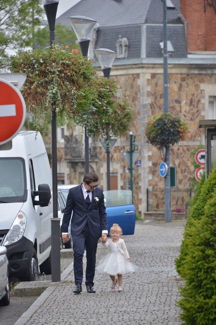Arrivée de mon frère avec la petite