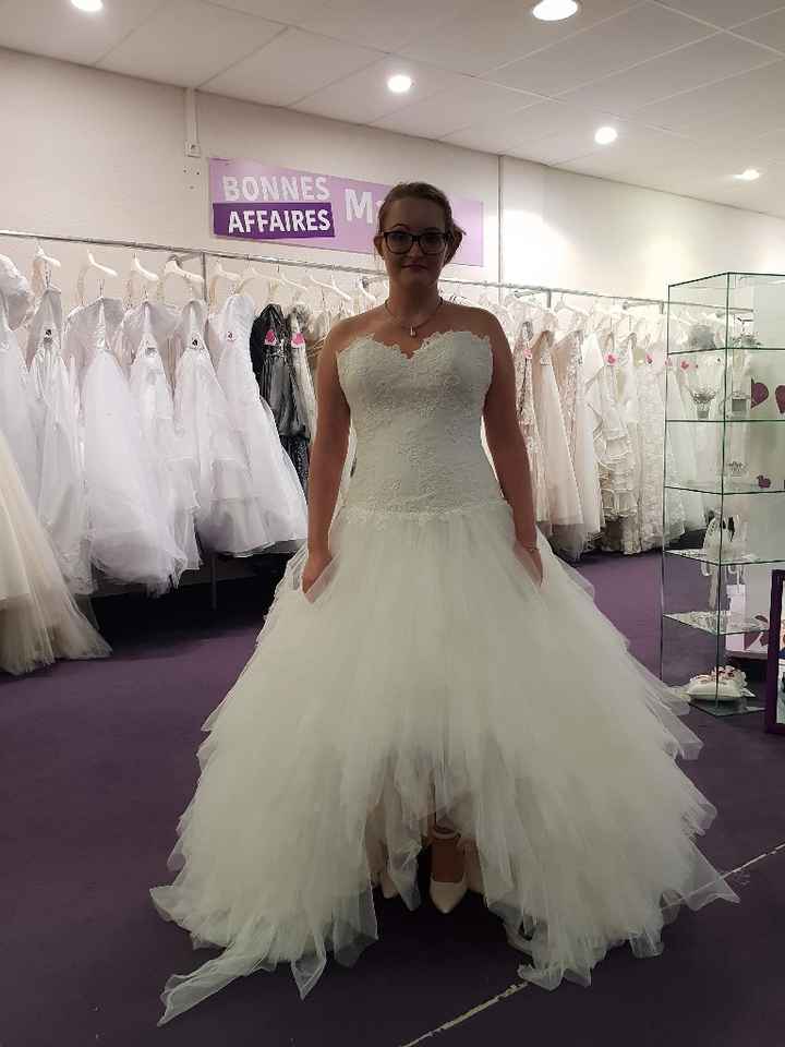 Robe de mariée courte devant longue derrière - 2