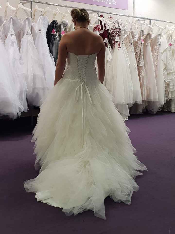 Robe de mariée courte devant longue derrière - 3