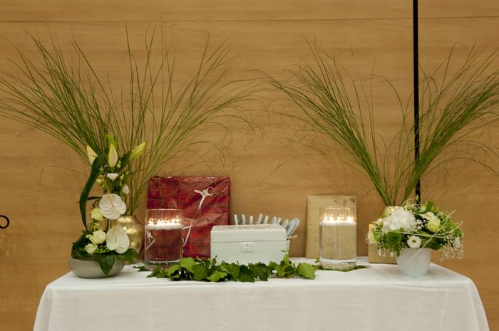 Table avec boite cadeau