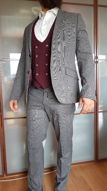 Quelle couleur de cravate et chaussure pour ce costume. 2