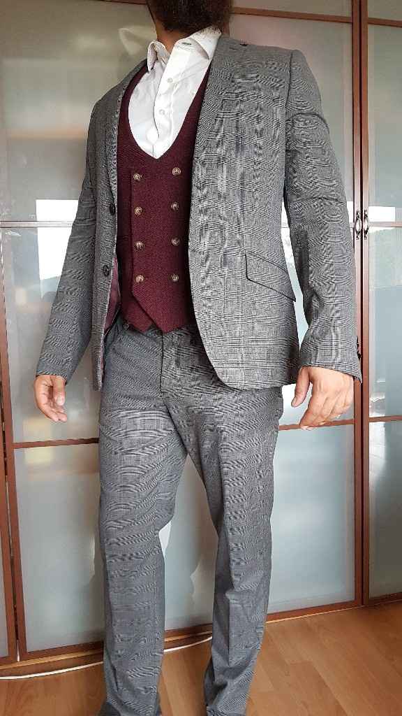 Quelle couleur de cravate et chaussure pour ce costume. - 1