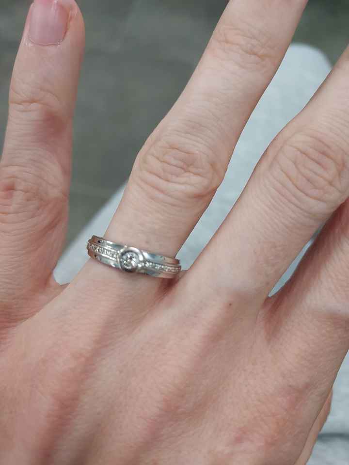 Ta bague de fiançailles sur le Pinterest de Mariages.net ça t'intéresse ? ❤️ - 1
