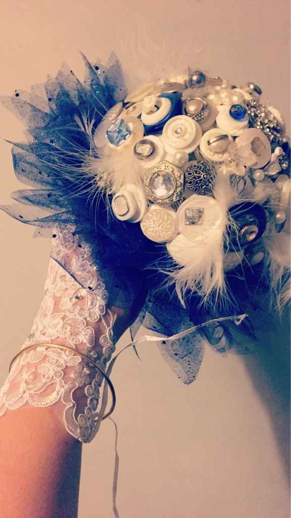 Coussin et bouquet - 2