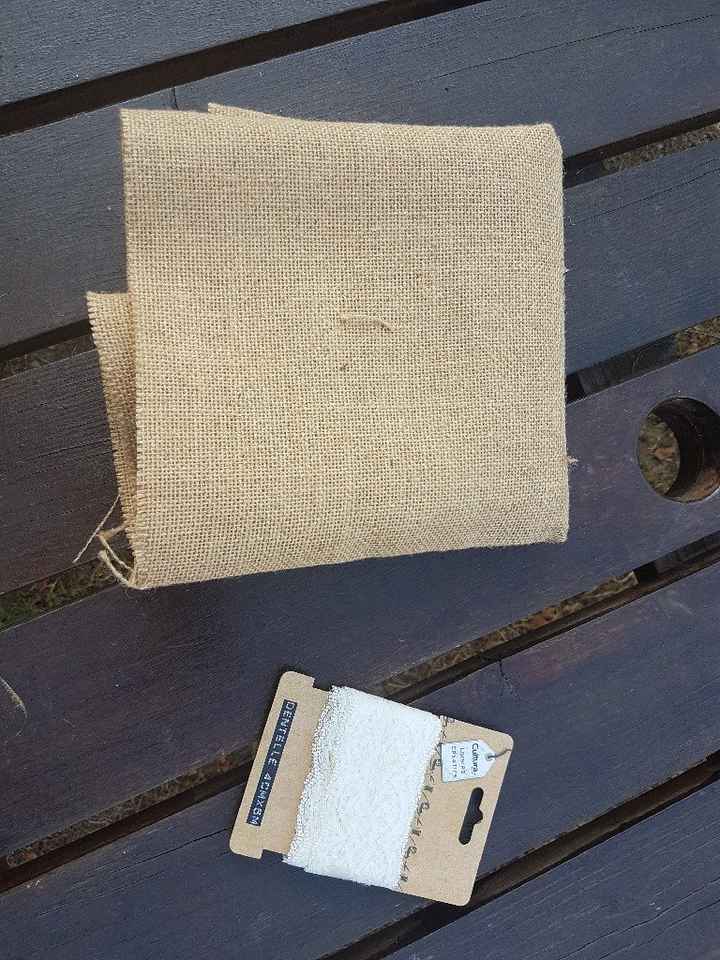 Réalisation pot de fleurs avec bocaux en verre, jute et dentelle - 1