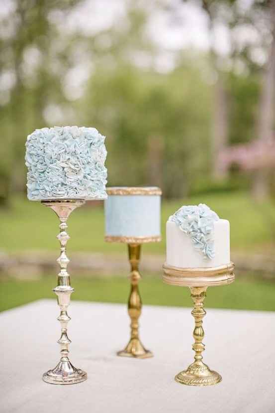 Mini wedding cakes