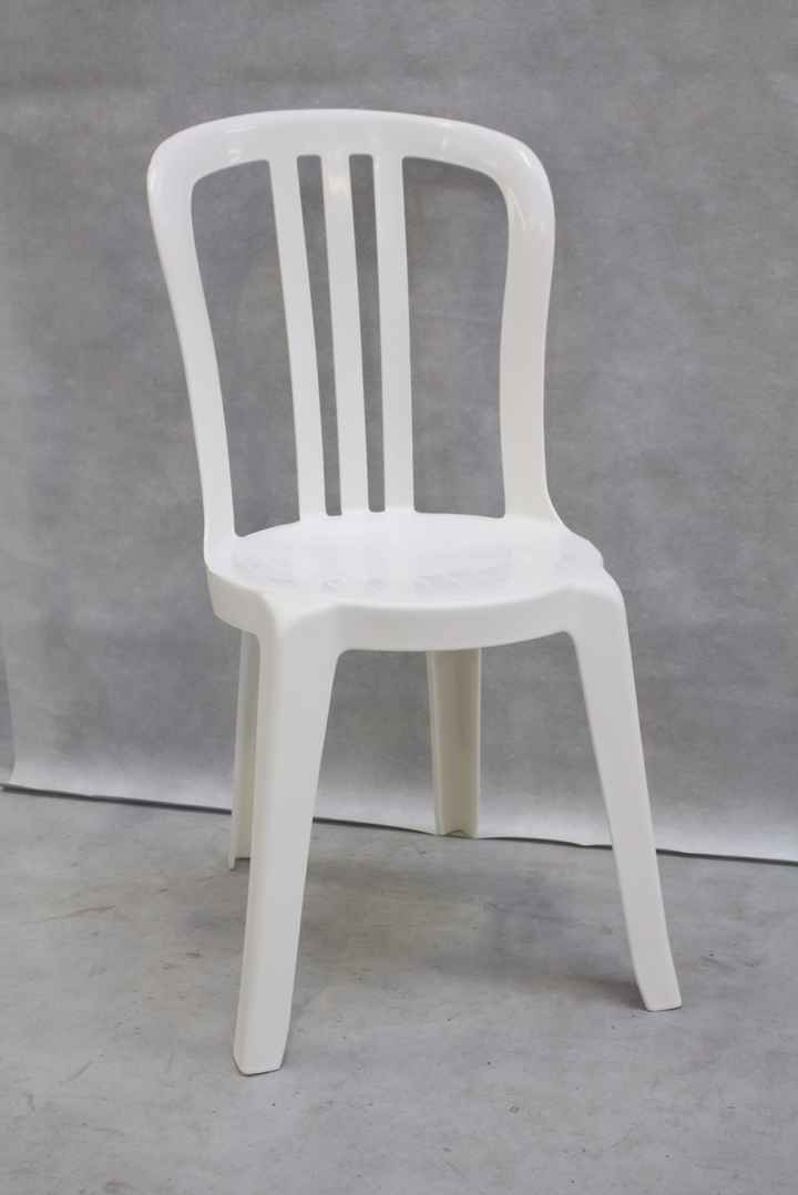 Décoration chaise en pvc - 1