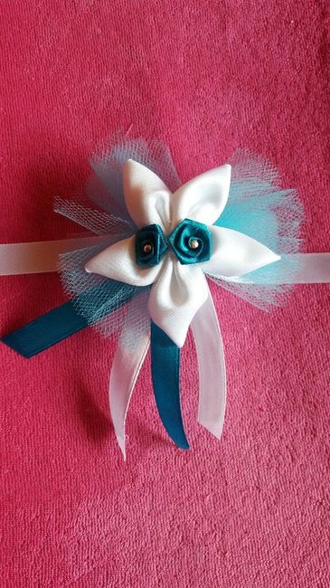Cherche boutonnières demoiselles d'honneur - 1