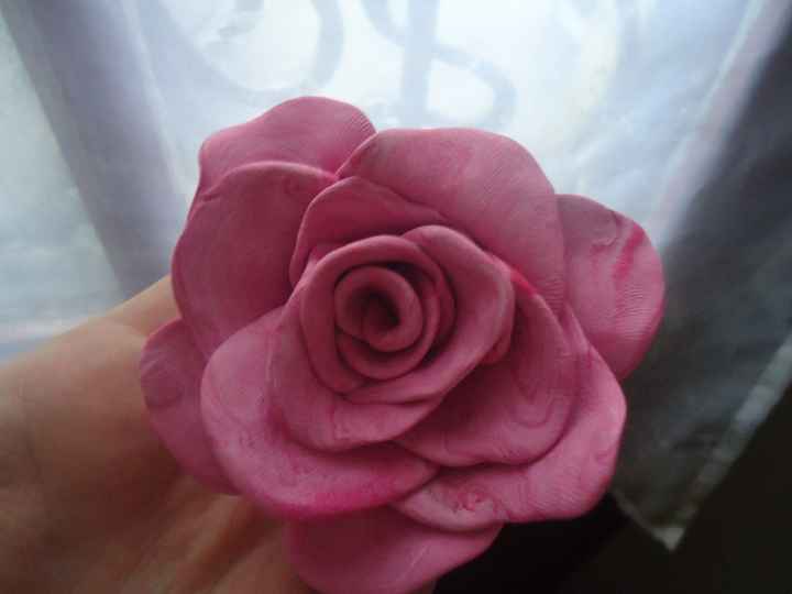 rose pate a modeler a cuire