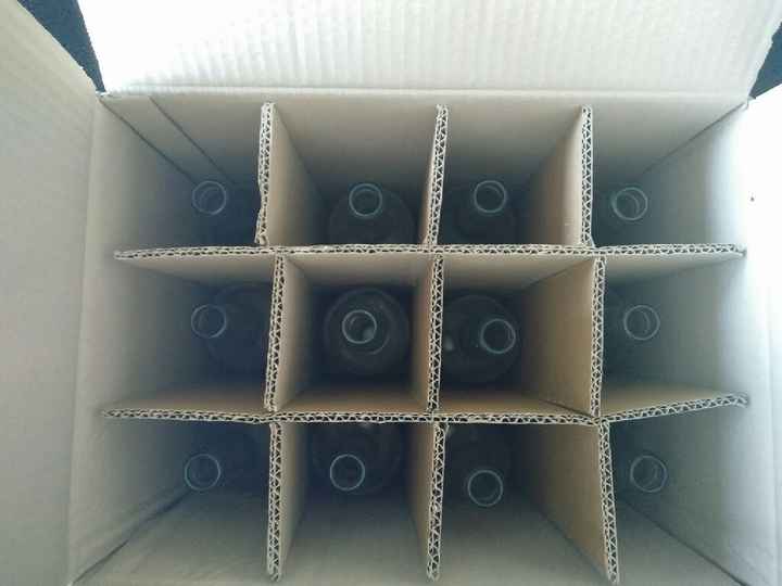 Bouteilles de vin vides - 1