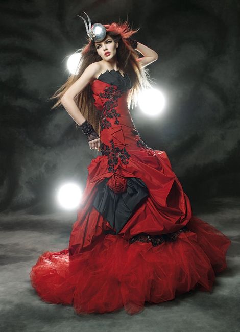 Robe rouge et noire