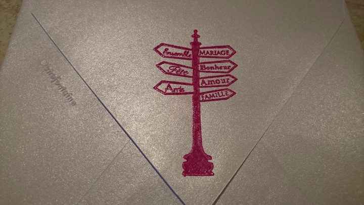 Embossage enveloppe faire-part